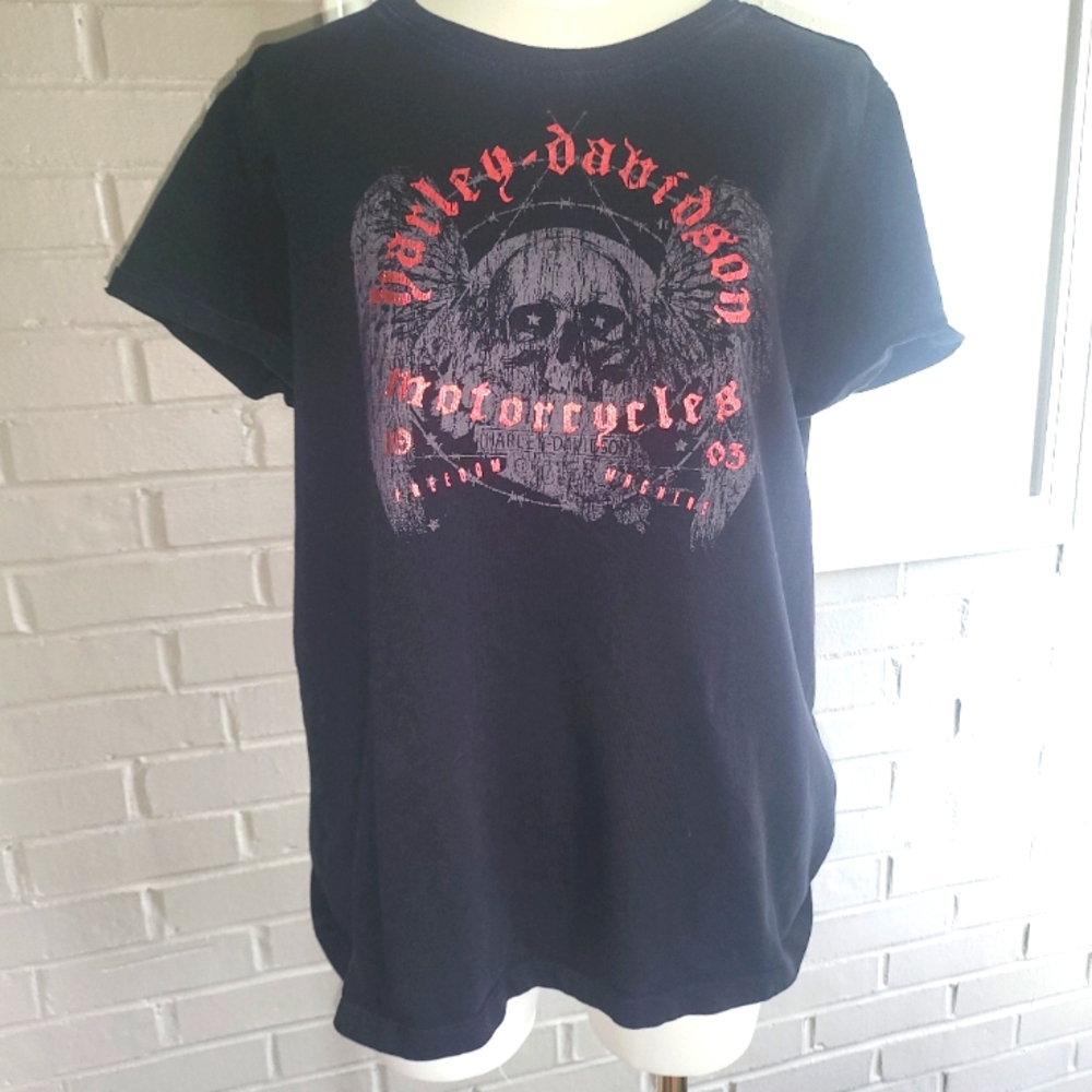 Womens Gently Used Size Large Harley-Davidson Black Tee with Skull Design